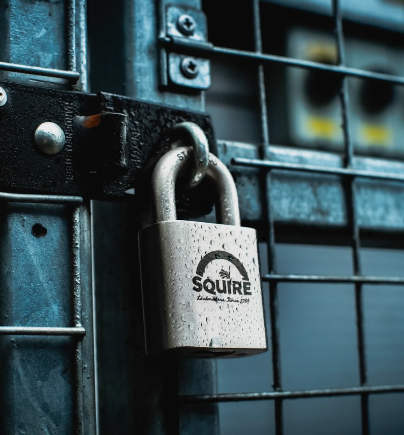 Squire ST50S 50mm Stronghold open shackle stainless steel marine padlock, close-up