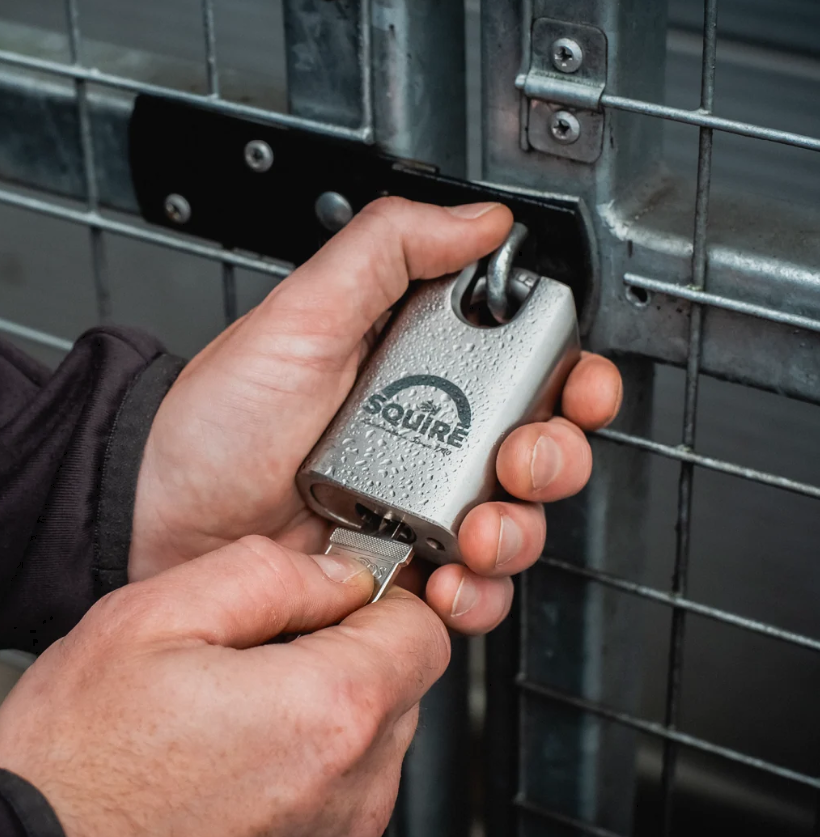 Squire ST50CS 50mm closed shackle stainless steel marine padlock, close-up